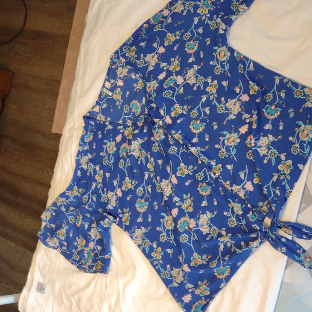 Flowy blouse Size Large